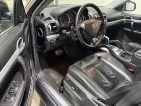 Porsche Cayenne thumbnail 10