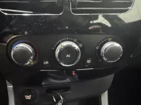 Renault Clio thumbnail 18