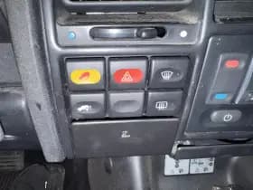 Land Rover Discovery thumbnail 15