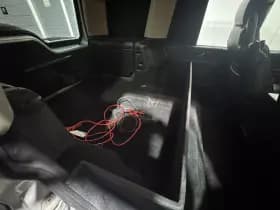 Land Rover Discovery thumbnail 24