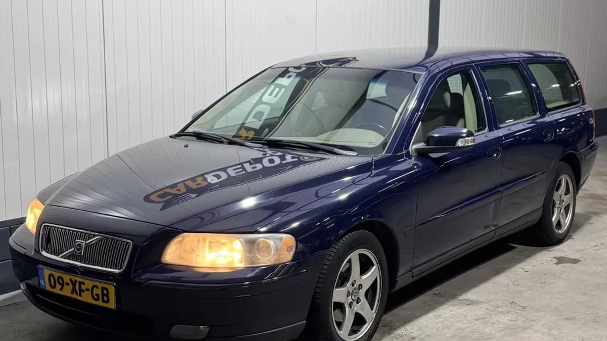 Volvo V70 2.4D — foto 1