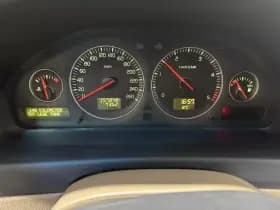 Volvo V70 2.4D thumbnail 13