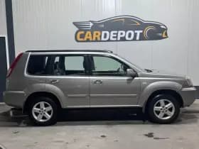 Nissan X-Trail thumbnail 4