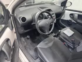 Peugeot 107 thumbnail 12