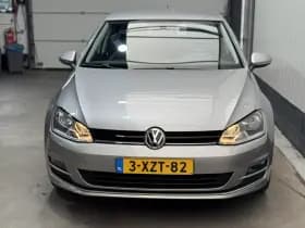 Volkswagen Golf thumbnail 2