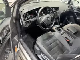 Volkswagen Golf thumbnail 11