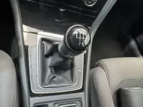 Volkswagen Golf thumbnail 17