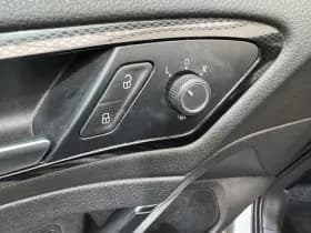 Volkswagen Golf thumbnail 21