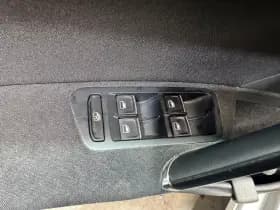 Volkswagen Golf thumbnail 22