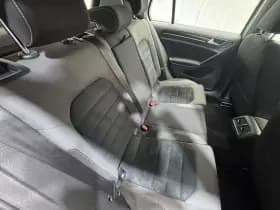 Volkswagen Golf thumbnail 24