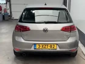 Volkswagen Golf thumbnail 32