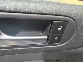 Volkswagen Golf thumbnail 21