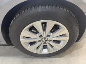 Volkswagen Golf thumbnail 27