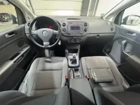 Volkswagen Golf thumbnail 10