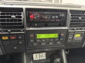 Land Rover Discovery thumbnail 15