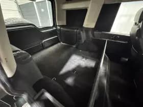 Land Rover Discovery thumbnail 25