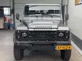 Land Rover Defender thumbnail 2