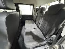 Land Rover Defender thumbnail 19