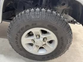 Land Rover Defender thumbnail 23