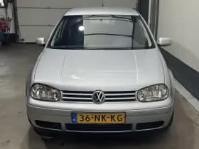 Volkswagen Golf thumbnail 2