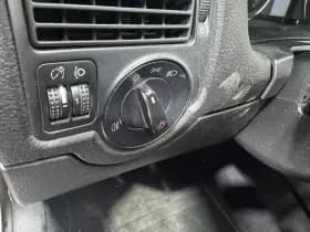 Volkswagen Golf thumbnail 18