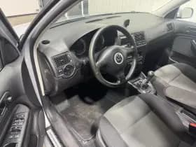 Volkswagen Golf thumbnail 10