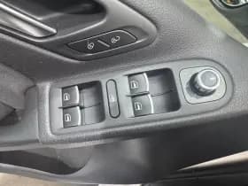 Volkswagen Golf thumbnail 24