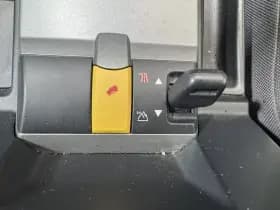 Land Rover Discovery thumbnail 18