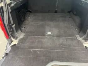 Land Rover Discovery thumbnail 22