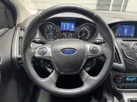 Ford Focus thumbnail 12