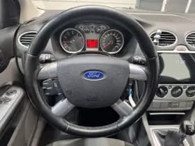 Ford Focus thumbnail 16