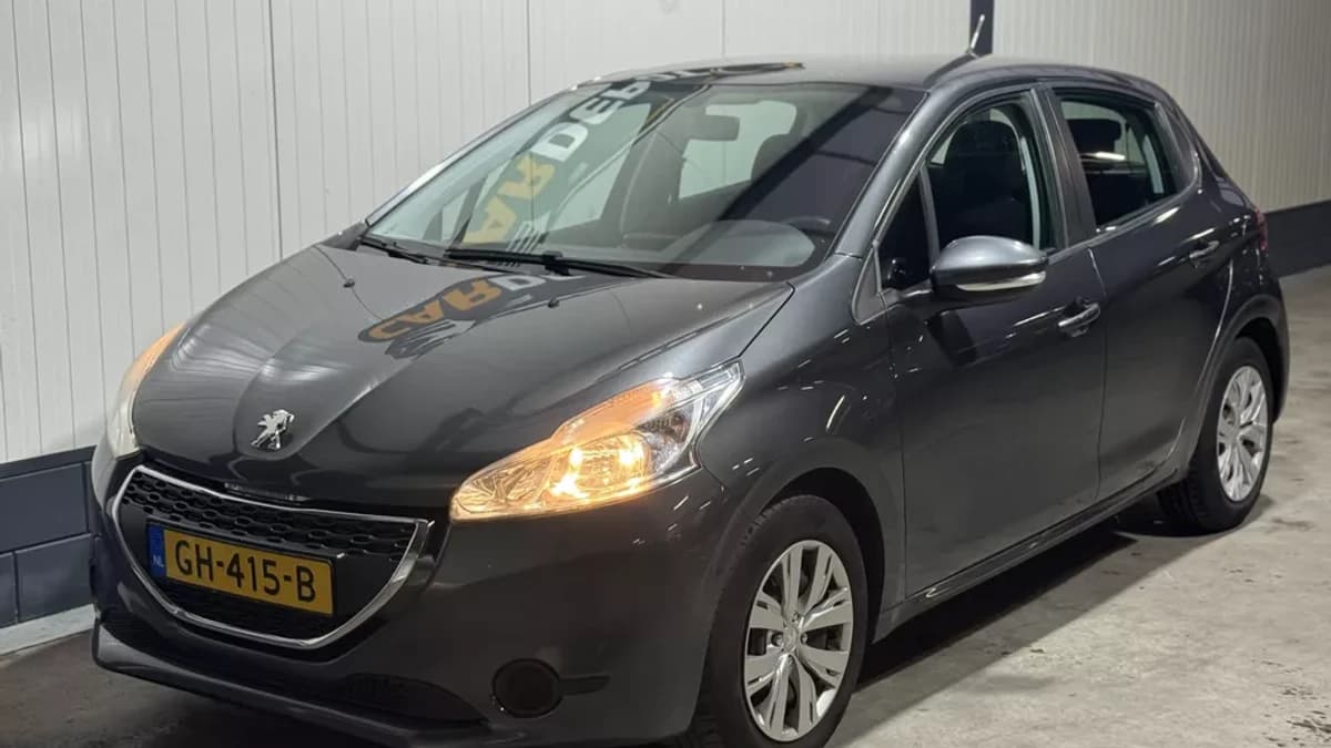 Peugeot 208 — foto 1