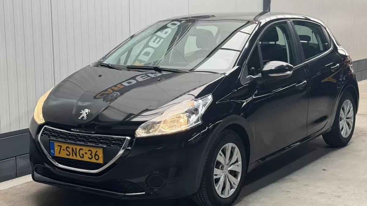 Peugeot 208 — foto 1