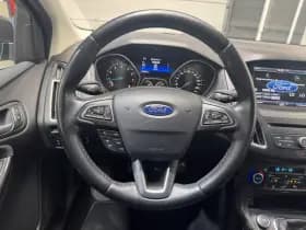 Ford Focus thumbnail 12