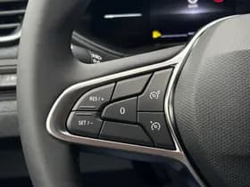 Renault Clio thumbnail 12