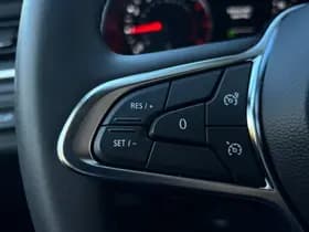 Renault Captur thumbnail 16