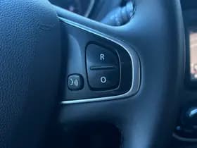 Renault Captur thumbnail 21
