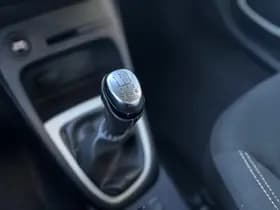 Renault Captur thumbnail 10