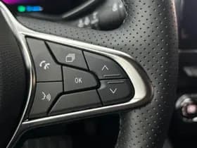 Renault Clio thumbnail 24