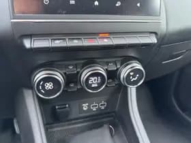 Renault Captur thumbnail 10