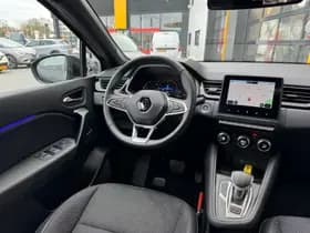 Renault Captur thumbnail 11