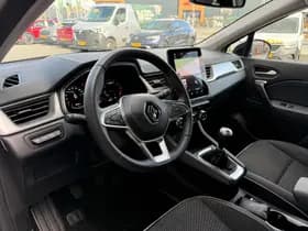 Renault Captur thumbnail 2