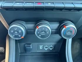 Renault Captur thumbnail 12