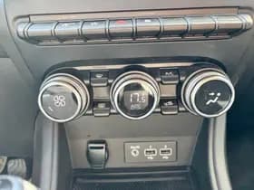Renault Captur thumbnail 8
