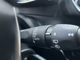 Peugeot 2008 PureTech 130 Allure thumbnail 22