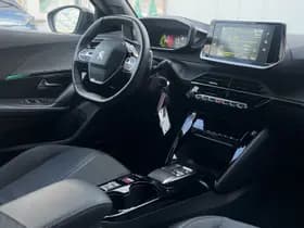 Peugeot 2008 PureTech 130 Allure thumbnail 29