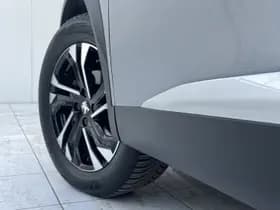 Peugeot 2008 PureTech 130 Allure thumbnail 32
