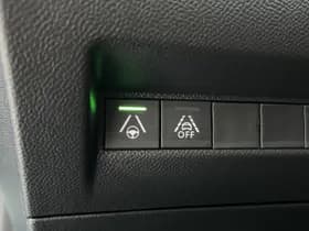 Peugeot E-208 EV GT Pack 50 kWh thumbnail 27