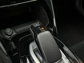 Peugeot E-2008 EV Allure Pack 50 kWh thumbnail 18