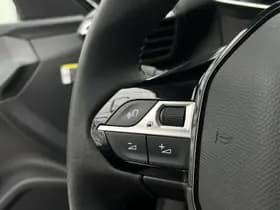 Peugeot E-2008 EV Allure Pack 50 kWh thumbnail 21